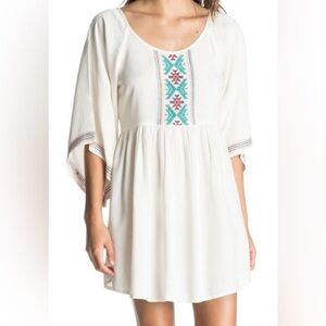 NWT Roxy cream bohemian embroidered mini dress or cover-up. Breezy size Medium